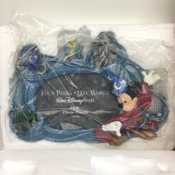 NIB Disney World Theme Park Pic Frame 4 Parks 4x6 w Rubber Fridge Magnet Frame - Picture 5 of 11